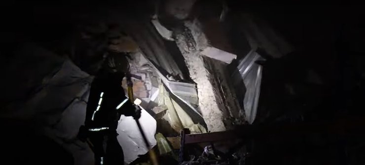 уламки, руїни