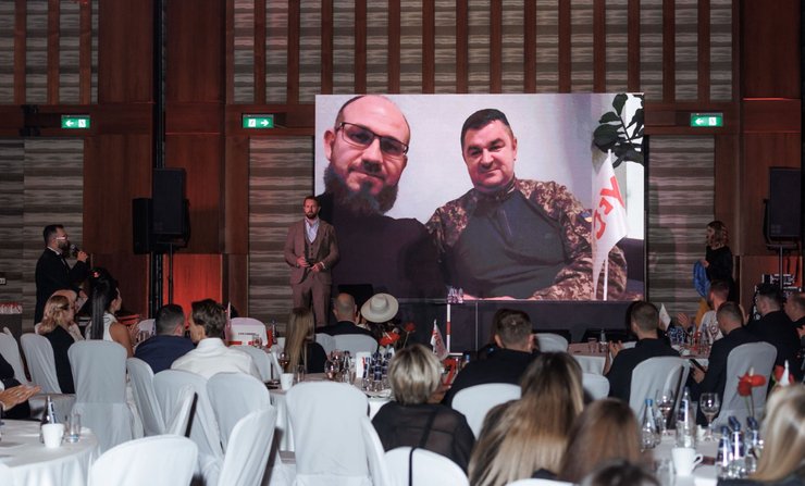 Військові 18 бригади Національної гвардії України передають вдячність учасникам клубу за придбаний бус