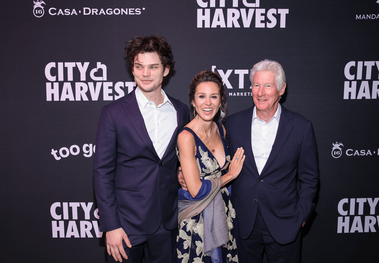 Річард Гір з дружиною та сином