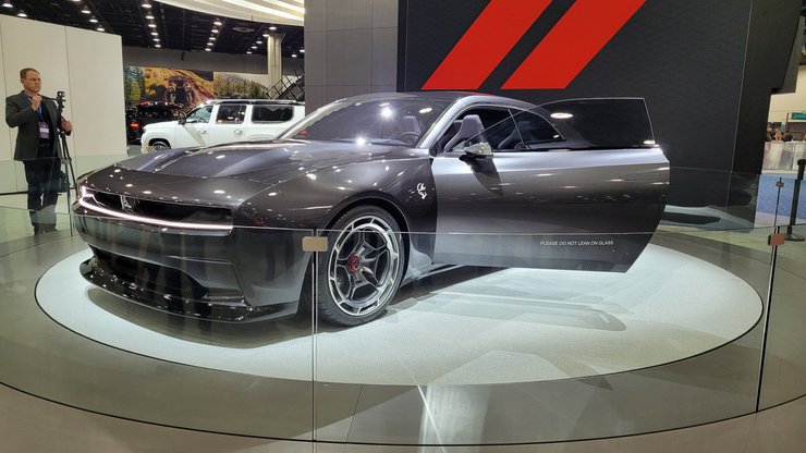 автошоу в Детройте, Детройтский автосалон, автошоу NAIAS, Ford Mustang, Chevrolet Blazer, Chrysler 300, Dodge Charger