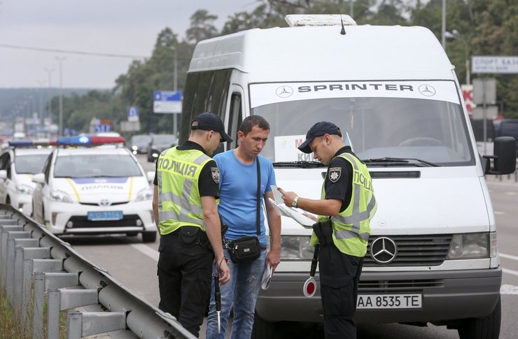 После получения копии постановления лицо имеет право обратиться за защитой своих прав к руководству патрульной полиции