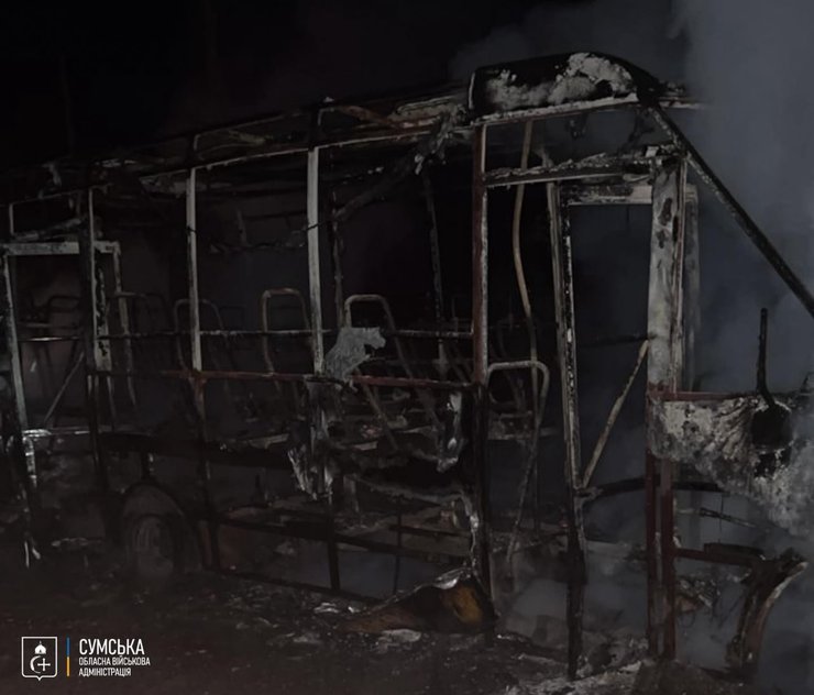 Російський дрон атакував мікроавтобус у Сумській області