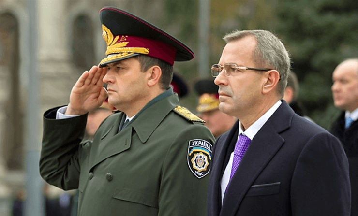 Некоторые российские агенты были одними из самых влиятельных лиц в Украине. Среди них, по данным СБУ, Виталий Захарченко и Андрей Клюев