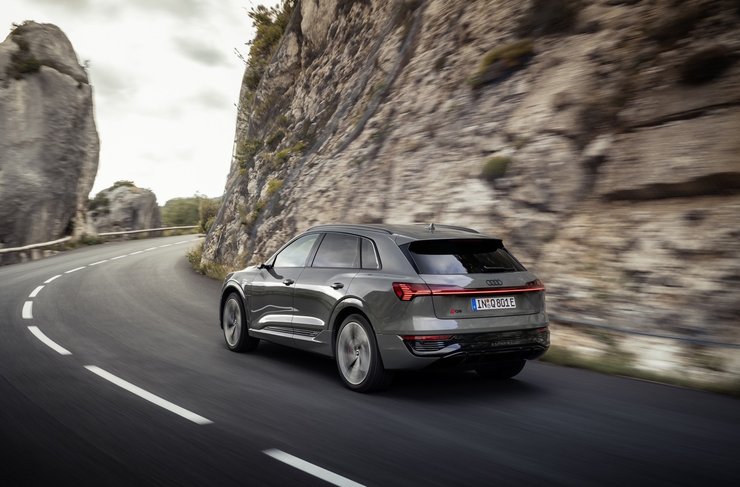 Audi Q8 E-Tron, Audi Q8, Audi E-Tron, Электромобиль Ауди, новый Audi Q8, электромобиль Audi, кроссовер Audi