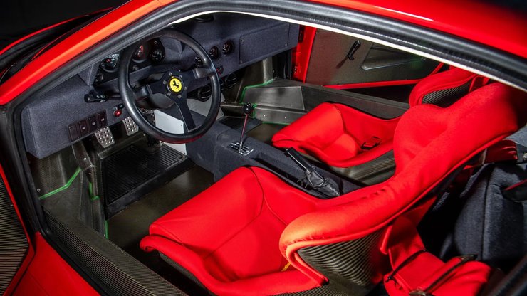 салон Ferrari F40