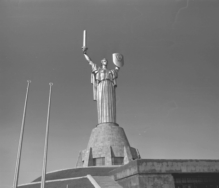 герб батьківщина-мати, коли поставили батьківщину-мати, якій зріст батьківщина-мати