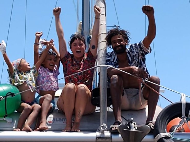 британці, які вижили в аварії корабля, корабельна аварія, корабельна аварія фото,