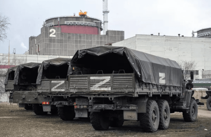Захватив в марте АЭС, оккупанты свезли сюда много военной техники
