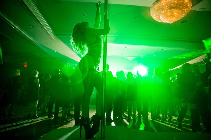 Фотографии с вечеринок Naughty N"awlins прошлых лет