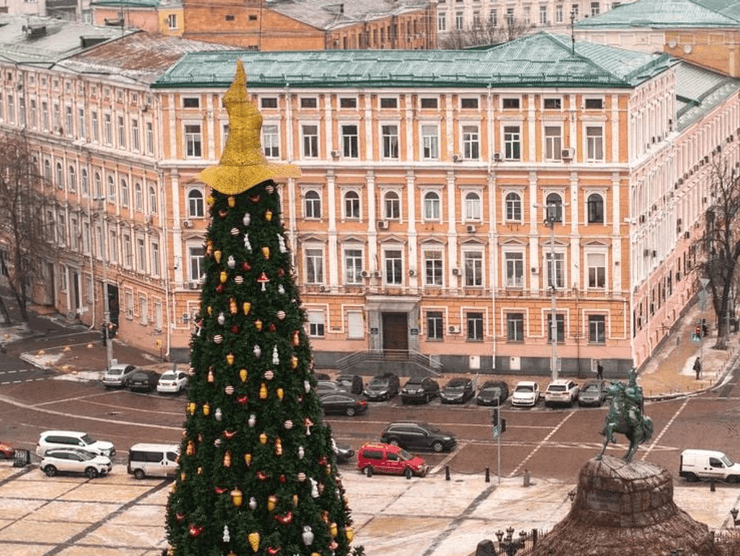 Головна ялинка, ялинка, новорічна ялинка, різдвяна ялинка, ялинка Київ, ялинка капелюх