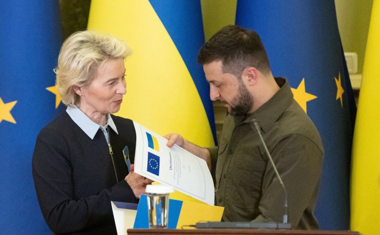 Владимир Зеленский, Урсула фон дер Ляйен, Помощь Украине от ЕС, военной помощи США, 60 млрд от США, Ukraine Facility, помощь США, транш ЕС, первый транш от ЕС, 50 млрд евро на 4 года, 4,5 млрд евро от ЕС, транш 4,5 млрд евро от ЕС