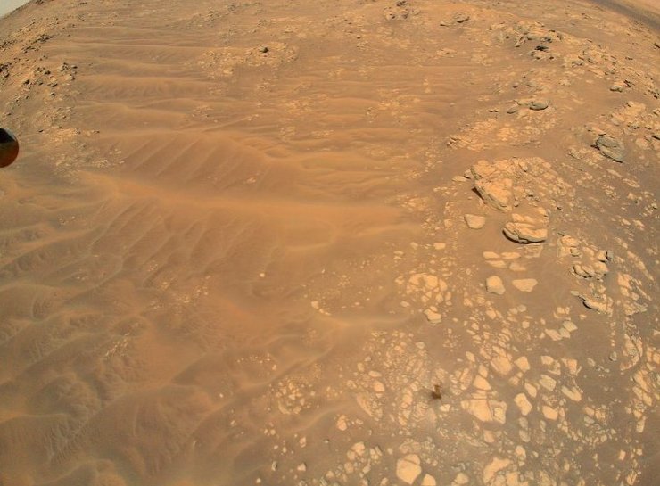 Изображение района Южная Сеита в кратере Езеро на Марсе, которое сделала вертолет Ingenuity во время своего последнего полета