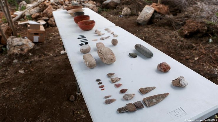 артефакти, розкопки, фото