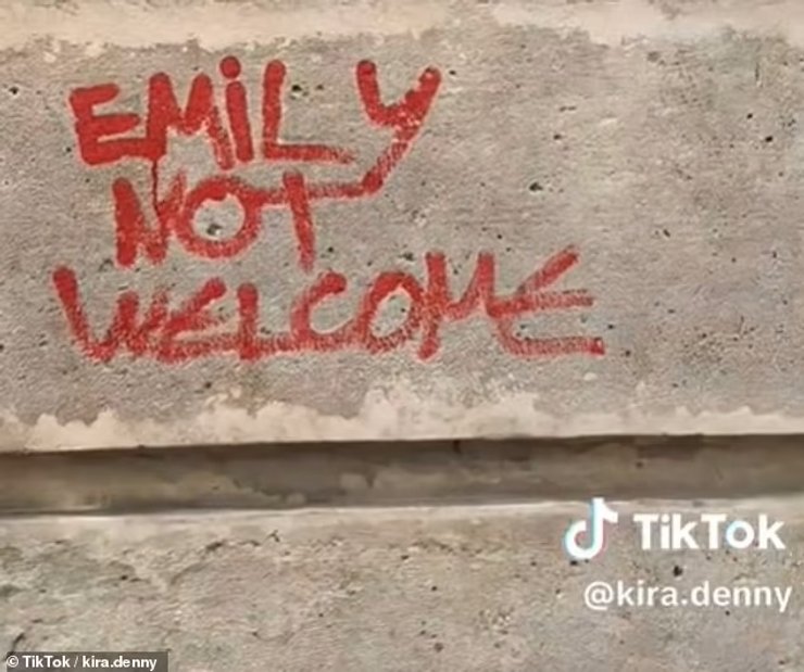 емілі в парижі, справжня емілі в парижі, емігранти в парижі