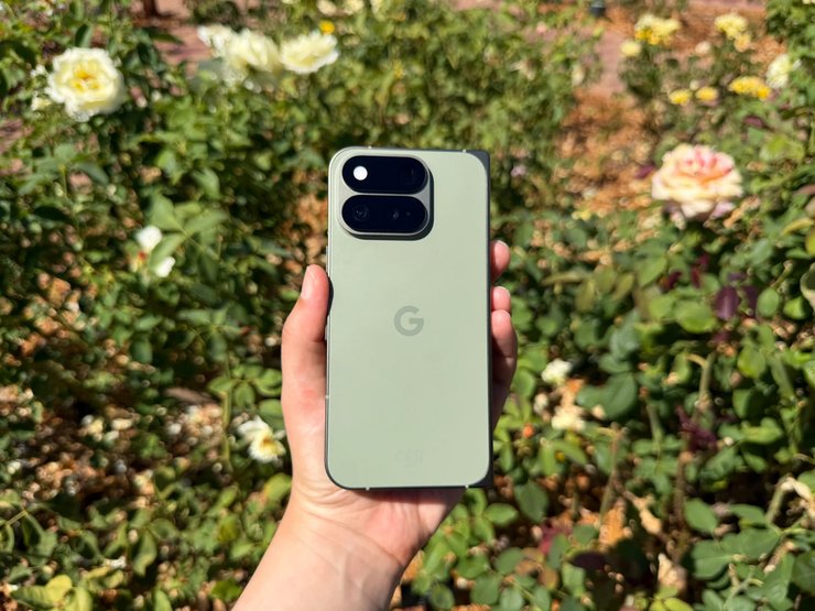Смартфон Google Pixel 11 Pro Fold