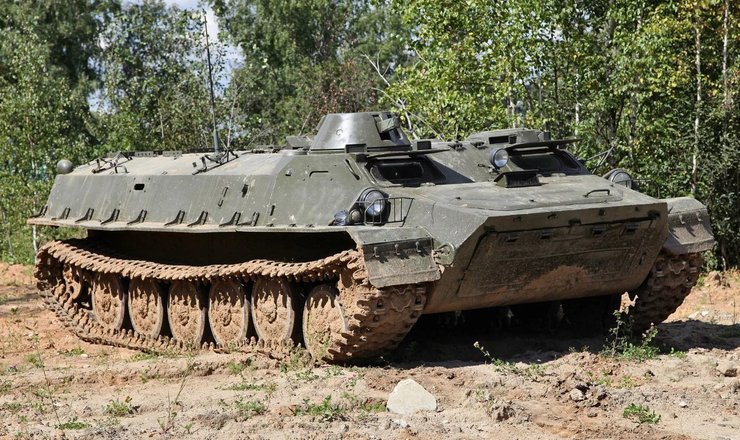 Бронированный тягач МТ-ЛБ