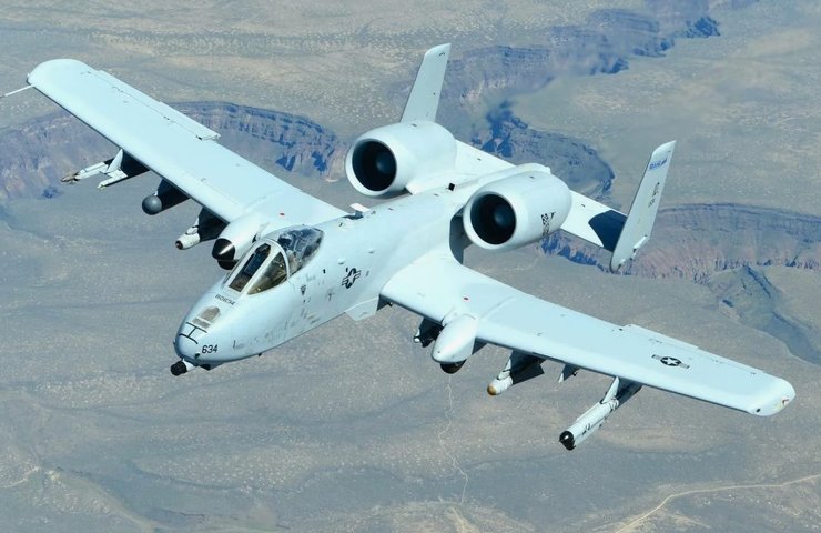 штурмовик A-10, штурмовик A-10 Thunderbolt, Thunderbolt, самолет A-10