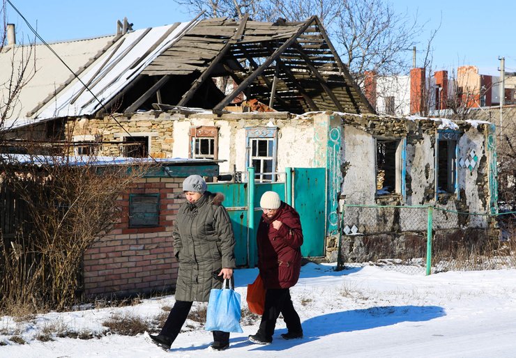 зона ООС, село, ращрушенный дом, война на востоке, война на Донбассе, фото