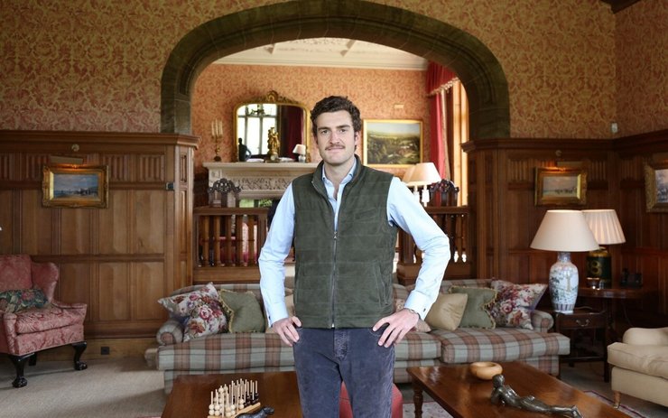 Перегрин "Перри" Пирсон, софи тернер бойфренд