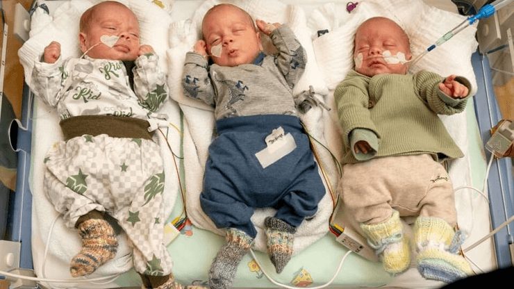 тройняшки Германия