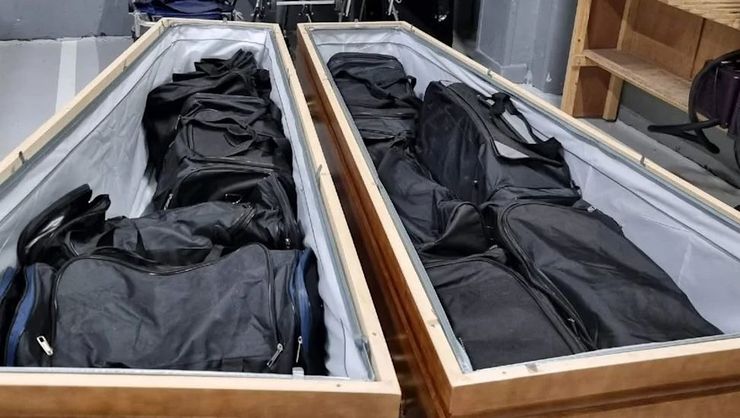 Наркотики в трунах знайшла поліція в Нідерландах, злочини, кримінал, курйозні історії