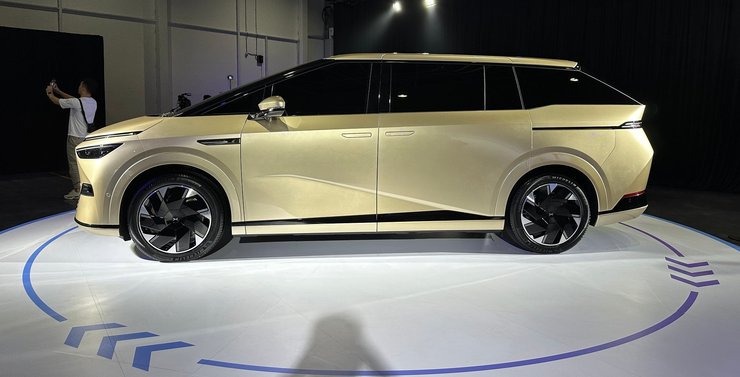 новый Xpeng X9, Xpeng X9, минивэн Xpeng, электромобиль Xpeng