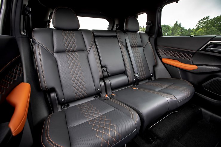 салон Mitsubishi Outlander, новий Mitsubishi Outlander, кросовер Mitsubishi, Mitsubishi Outlander 2024