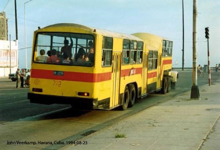 КрАЗ-258 с полуприцепом-автобусом