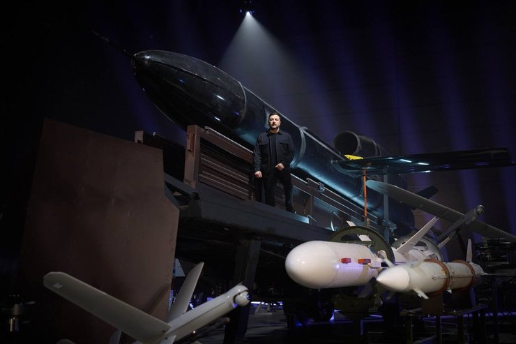 Зеленский с ракетами