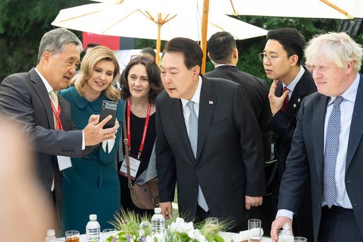 Олена Зеленська, Юн Сок Йоль, Борис Джонсон