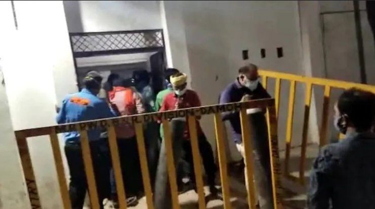 Индия, Кислородные баллоны, коронавирус, Грабеж