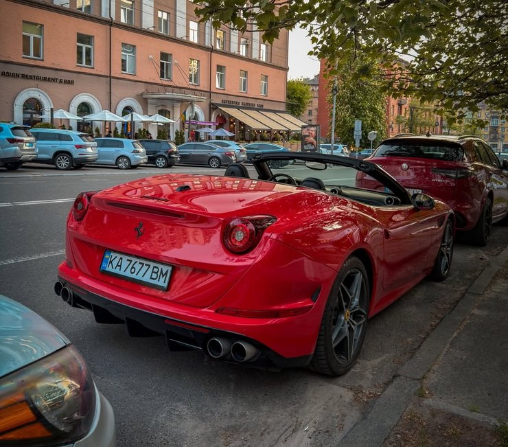 Ferrari California T