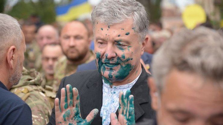 порошенко зеленка, порошенко облили зеленкой, порошенко покушение