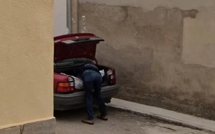 Google Maps Street View, убийство, мужчина спрятал тело, Google Maps, не заметил камеру, убийство в Испании, убийство годичной давности