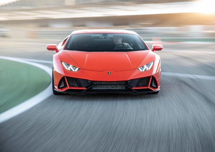 Lamborghini Huracan, суперкар Lamborghini, парковка в Києві, евакуатор у Києві