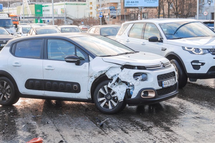 Пострадавший в ДТП автомобиль, Киев