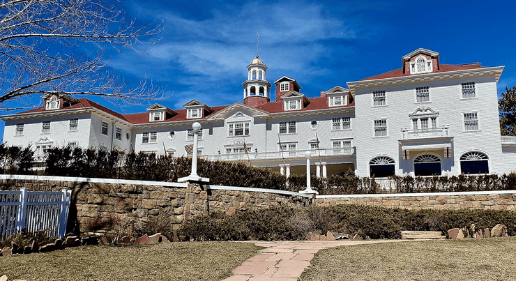 Отель Стэнли, гостиница, Стивен Кинг, Сияние, комната 217, призрак, приведение, голоса детей, ужасы, книга, фильм