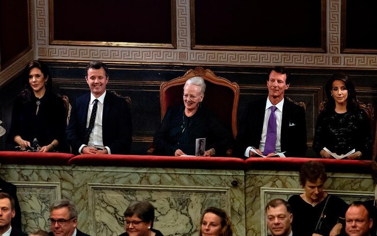 Кронпринц Фредерик, Принц Иоахим, королева маргрете, принцесса мари, принцесса мэри