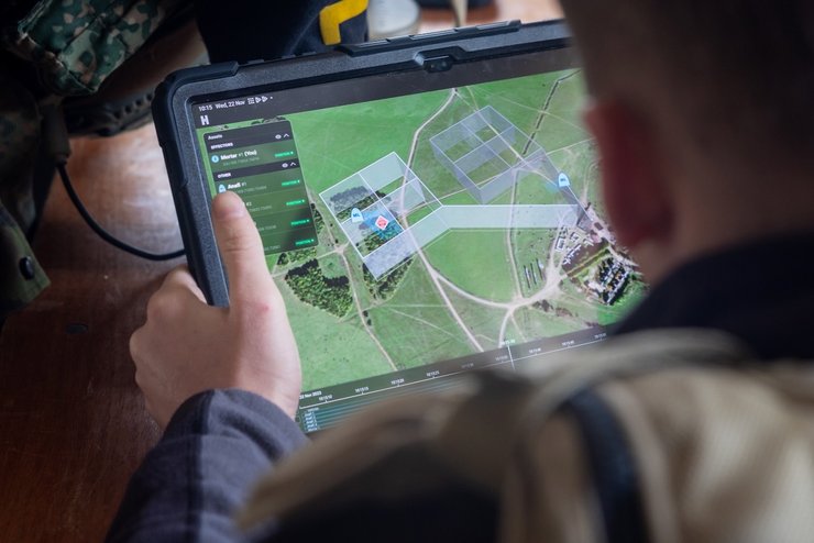 оператор бпла, планшет