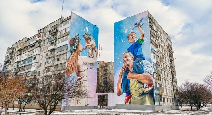 бахмут фото, бахмут до войны фото, бахмут мурал, муралы в бахмуте