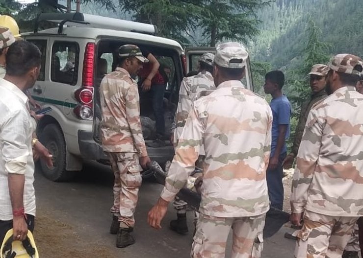 индия, врачи, обвал, горы, фото