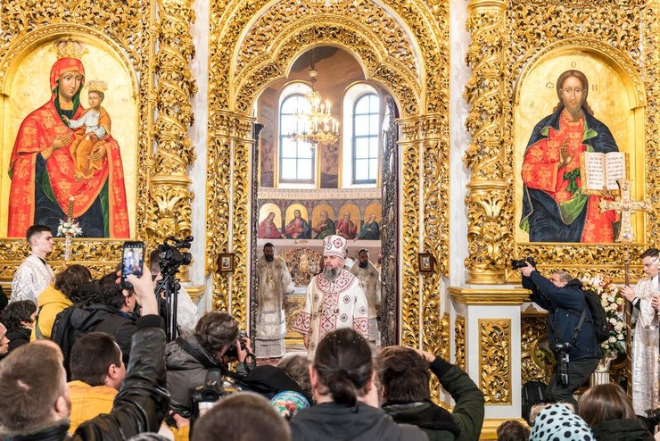 церква священнослужитель, пропаганда, Pressenza