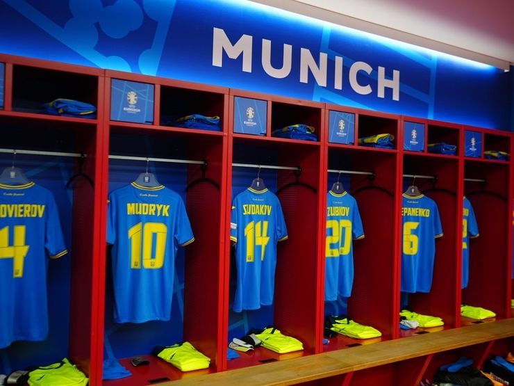 Стартовий склад України