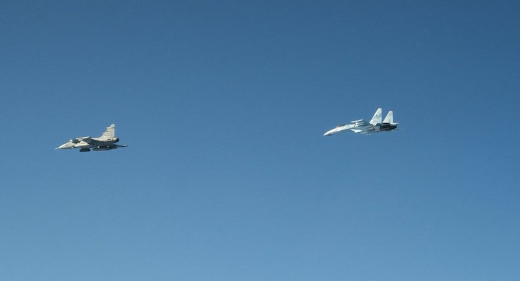 російський винищувач су-30