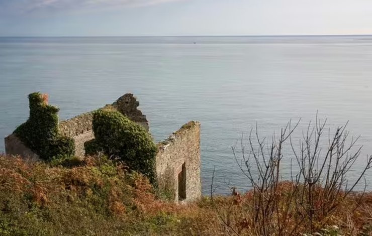 Заброшенный город, город-призрак, покинутая деревня, руины, заброшенные дома, покинули город, прибрежный город,