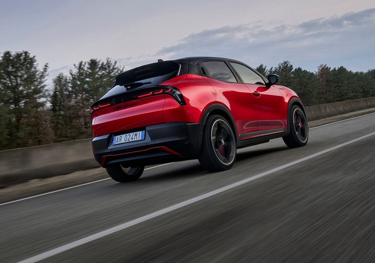 Alfa Romeo Junior, Alfa Romeo, кроссовер Alfa Romeo, электромобиль Alfa Romeo