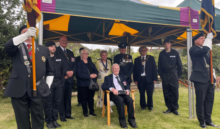 Ветеран Второй мировой войны, герой войны, пенсионер, бывший танкист, командир танка, награда военного, военного наградили спустя 80 лет