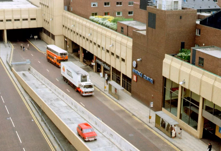 Село знайшли на даху торгового центру в центрі Манчестера, Велика Британія, нерухомість, цікаве житло на даху будинку