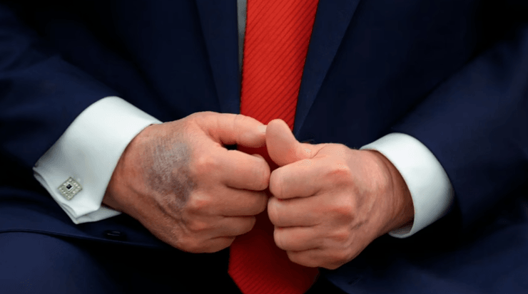 Трамп дедалі частіше засинає на публіці