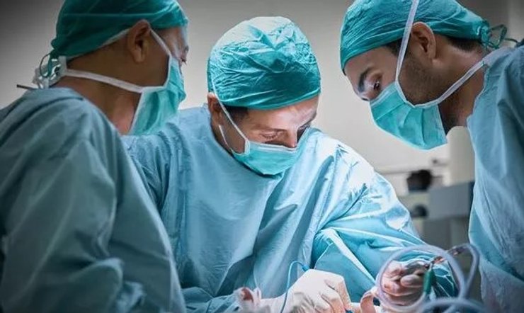 Хирурги, операция